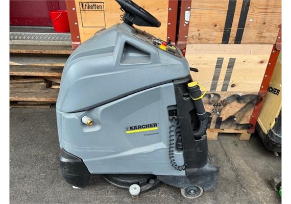 Occasion Kärcher BD50/40RS Standup Scheuersaugmaschine